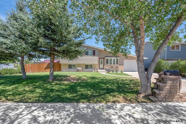 7425 WILLSHIRE BLVD, Cheyenne, WY 82009