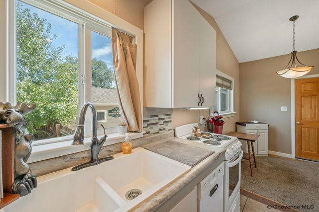 7425 WILLSHIRE BLVD, Cheyenne, WY 82009