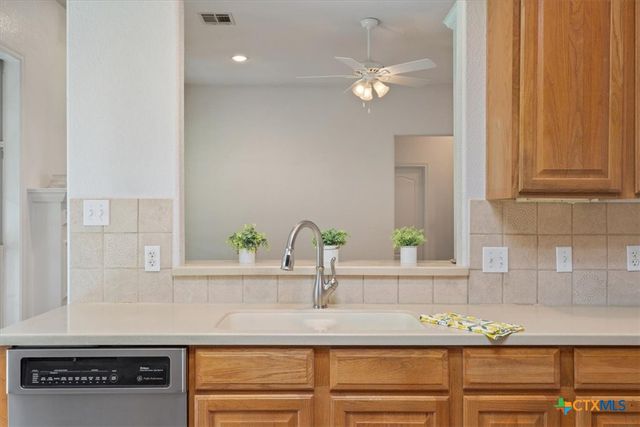 901 Salado Oaks Drive, Salado, TX 76571