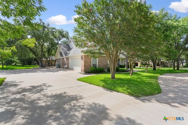 901 Salado Oaks Drive, Salado, TX 76571
