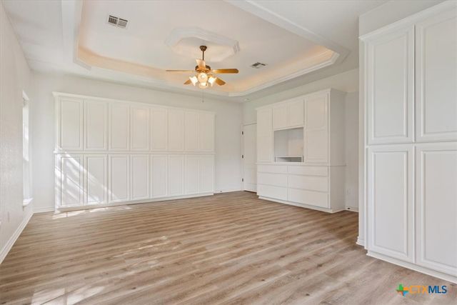 901 Salado Oaks Drive, Salado, TX 76571