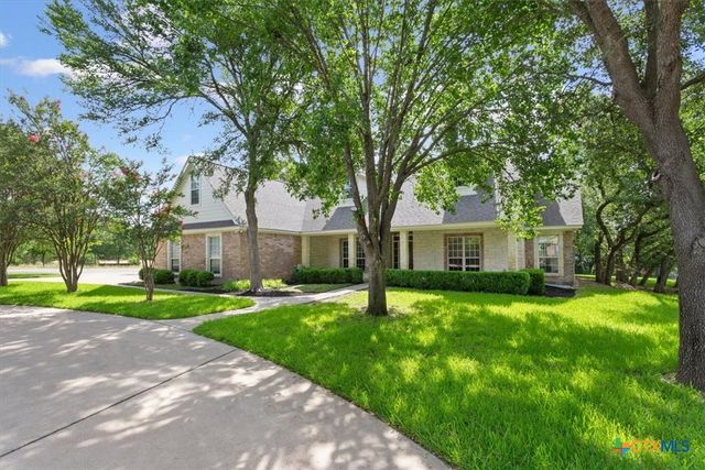901 Salado Oaks Drive, Salado, TX 76571