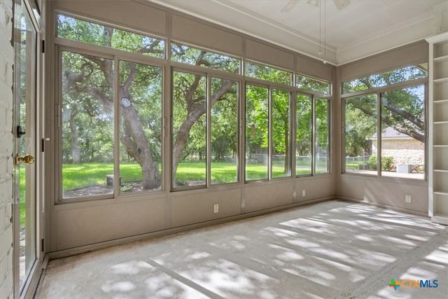 901 Salado Oaks Drive, Salado, TX 76571