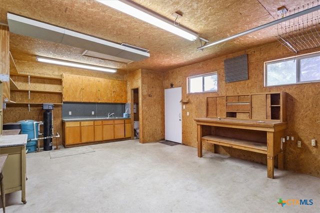 901 Salado Oaks Drive, Salado, TX 76571