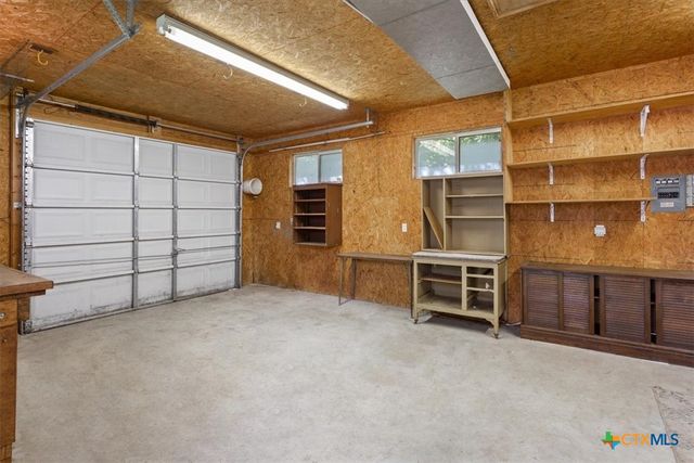 901 Salado Oaks Drive, Salado, TX 76571