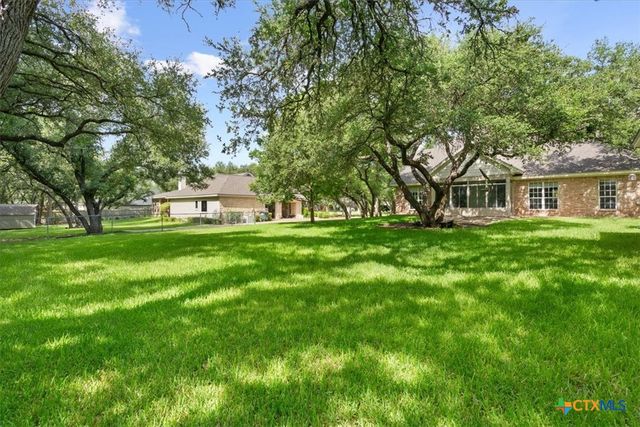 901 Salado Oaks Drive, Salado, TX 76571