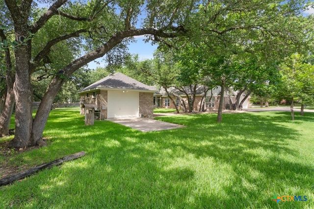 901 Salado Oaks Drive, Salado, TX 76571