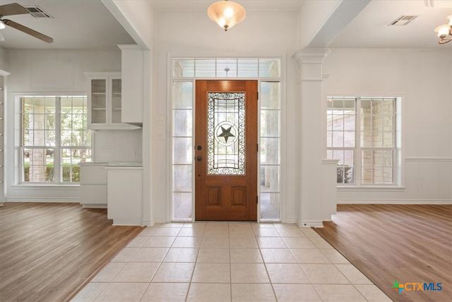 901 Salado Oaks Drive, Salado, TX 76571