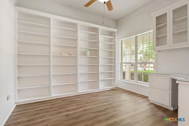 901 Salado Oaks Drive, Salado, TX 76571