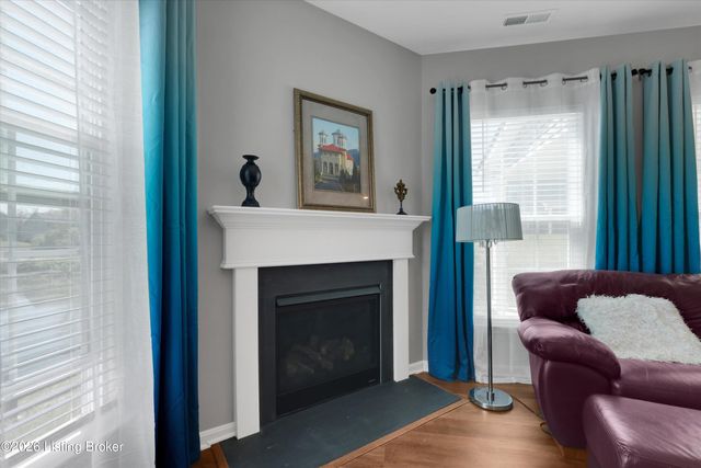 11901 Parkview Trace Dr, Louisville, KY 40229