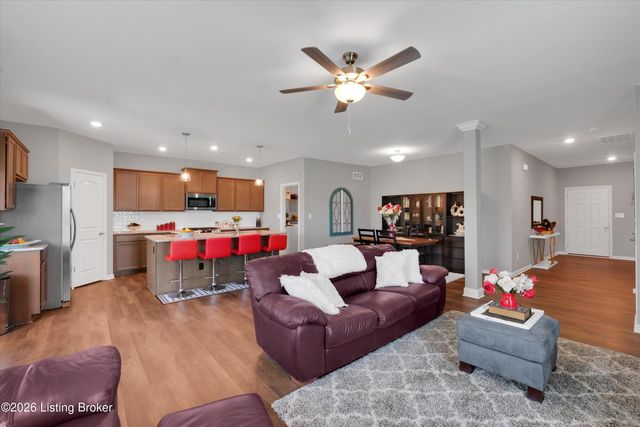 11901 Parkview Trace Dr, Louisville, KY 40229