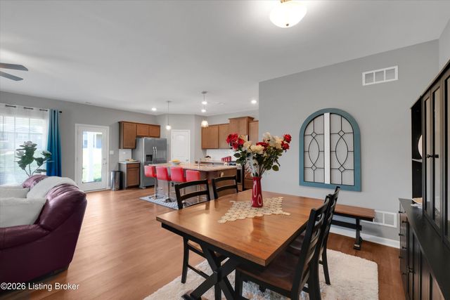 11901 Parkview Trace Dr, Louisville, KY 40229