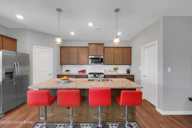 11901 Parkview Trace Dr, Louisville, KY 40229