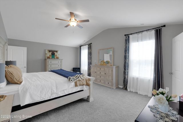 11901 Parkview Trace Dr, Louisville, KY 40229