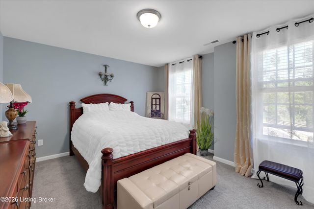 11901 Parkview Trace Dr, Louisville, KY 40229