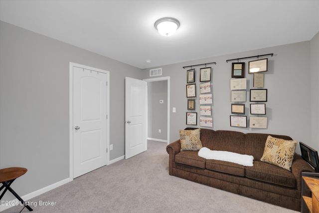 11901 Parkview Trace Dr, Louisville, KY 40229