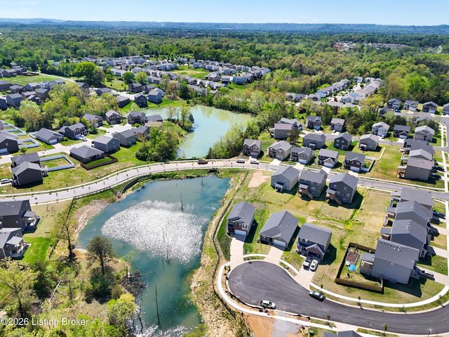 11901 Parkview Trace Dr, Louisville, KY 40229
