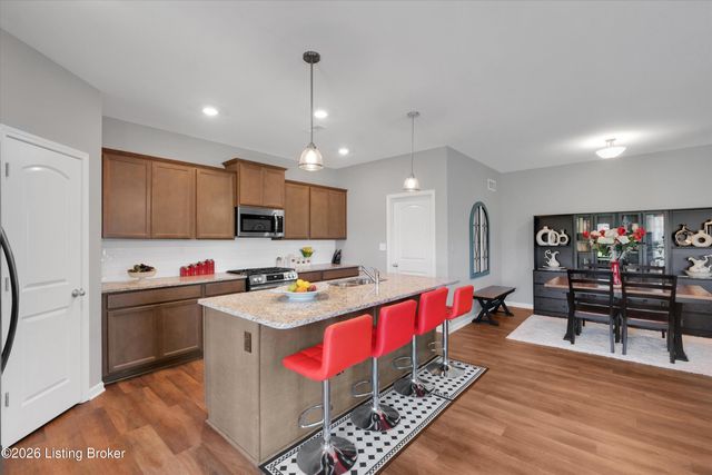 11901 Parkview Trace Dr, Louisville, KY 40229
