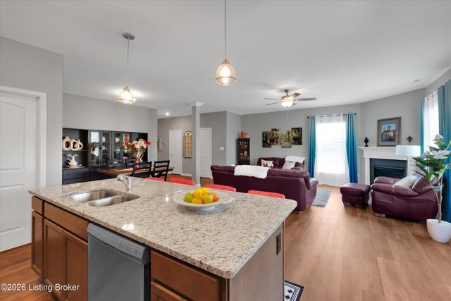 11901 Parkview Trace Dr, Louisville, KY 40229