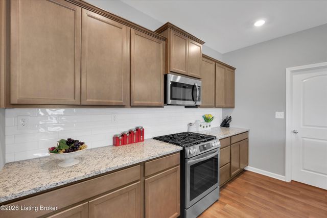 11901 Parkview Trace Dr, Louisville, KY 40229