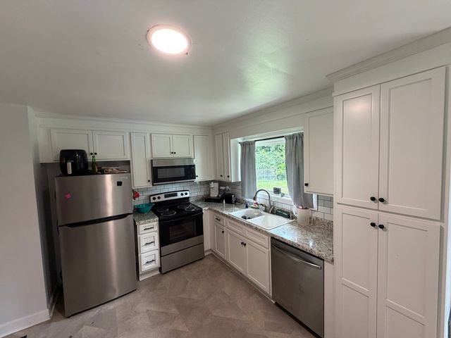 1201 Raby Ave, Shelbyville, TN 37160