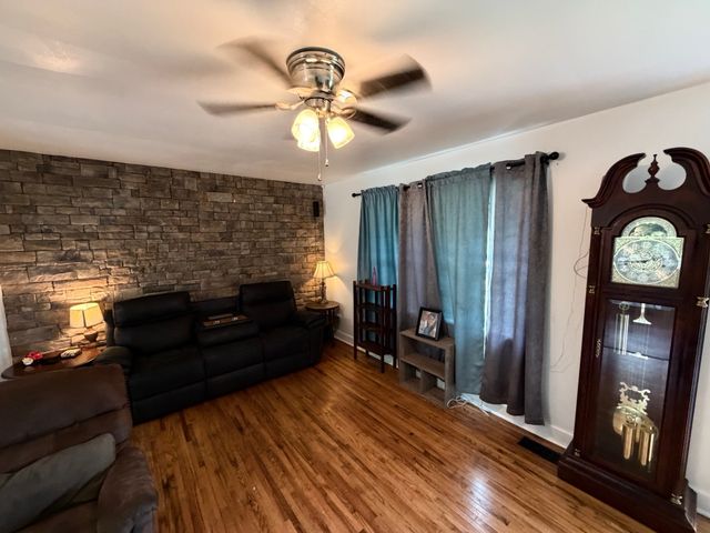 1201 Raby Ave, Shelbyville, TN 37160