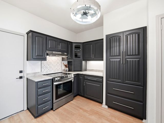 1044 Edinburgh, Kerrville, TX 78028