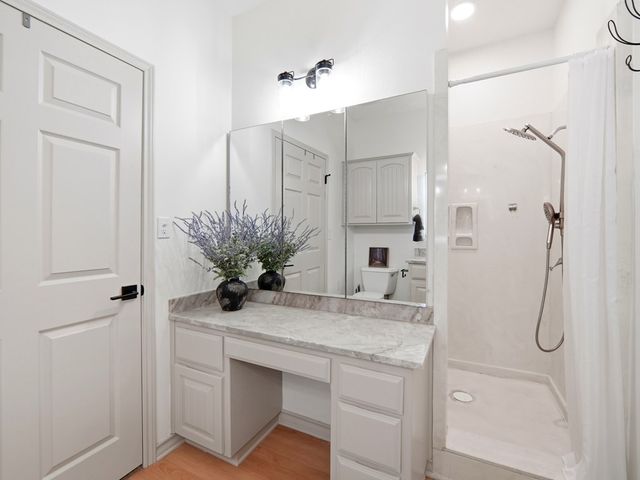 1044 Edinburgh, Kerrville, TX 78028