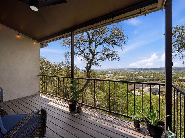 1044 Edinburgh, Kerrville, TX 78028