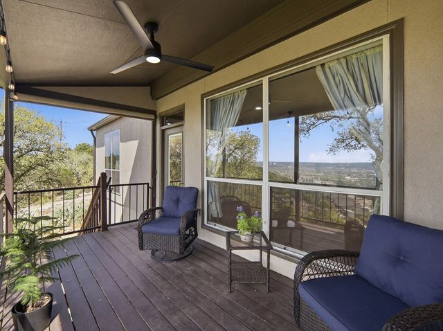 1044 Edinburgh, Kerrville, TX 78028