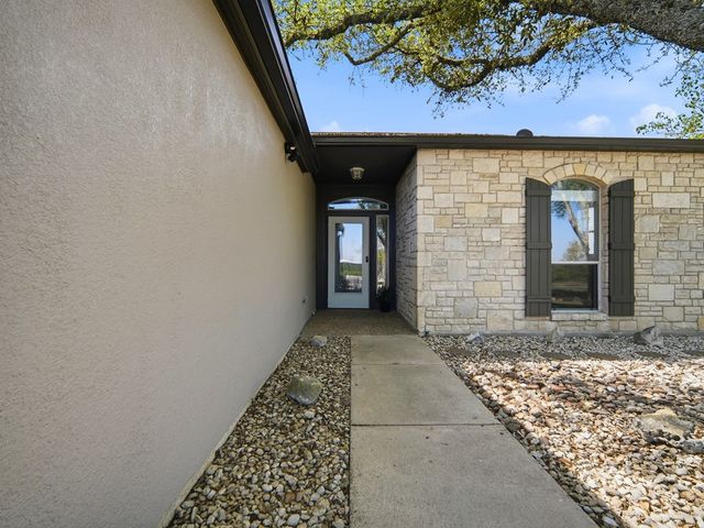 1044 Edinburgh, Kerrville, TX 78028