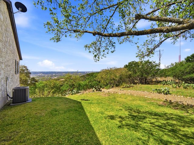 1044 Edinburgh, Kerrville, TX 78028