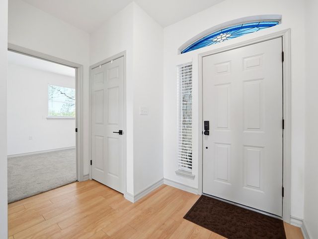 1044 Edinburgh, Kerrville, TX 78028