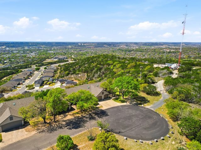 1044 Edinburgh, Kerrville, TX 78028