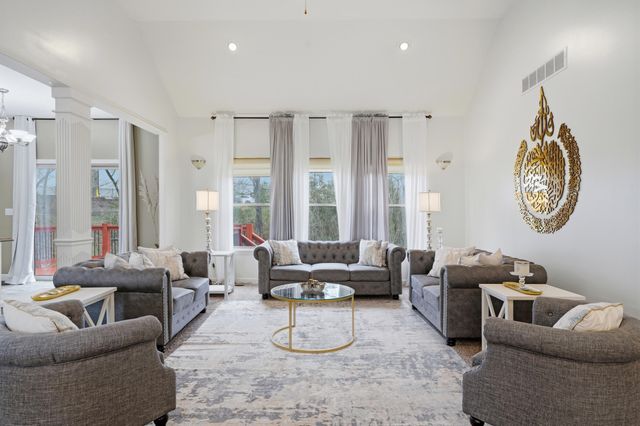 3903 DEERFOOT WAY, Columbia, MO 65203