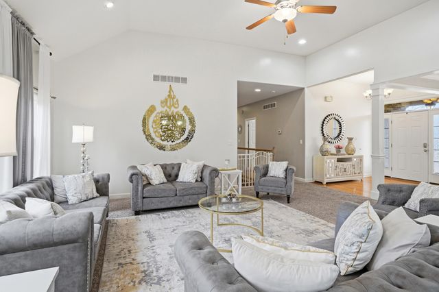 3903 DEERFOOT WAY, Columbia, MO 65203