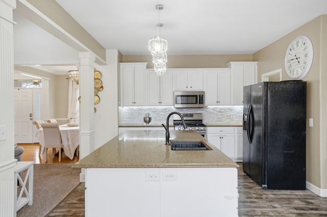 3903 DEERFOOT WAY, Columbia, MO 65203