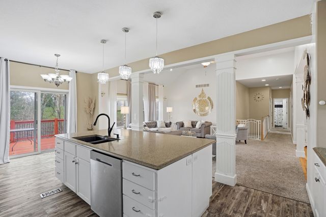 3903 DEERFOOT WAY, Columbia, MO 65203