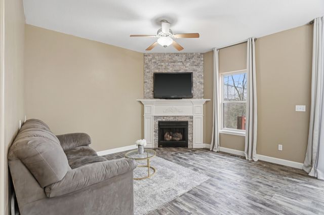 3903 DEERFOOT WAY, Columbia, MO 65203