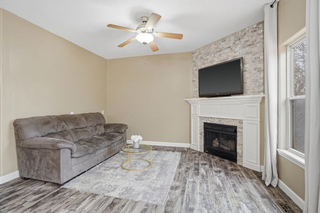 3903 DEERFOOT WAY, Columbia, MO 65203