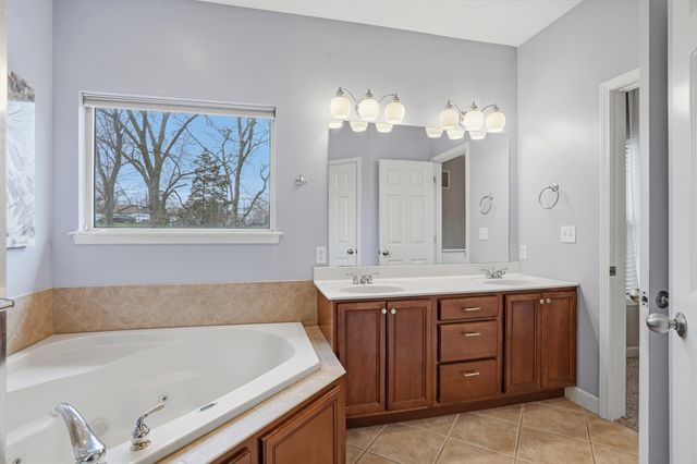 3903 DEERFOOT WAY, Columbia, MO 65203