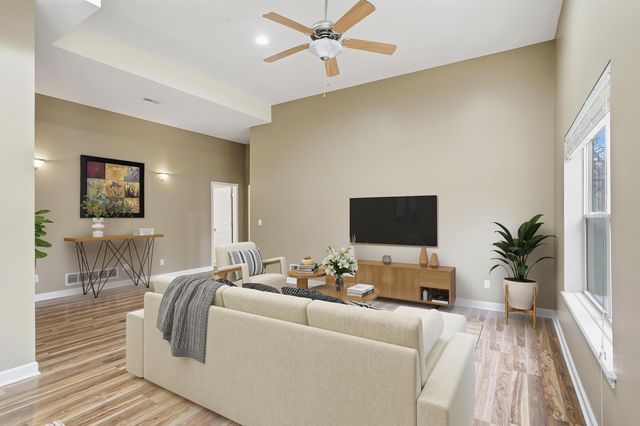 3903 DEERFOOT WAY, Columbia, MO 65203