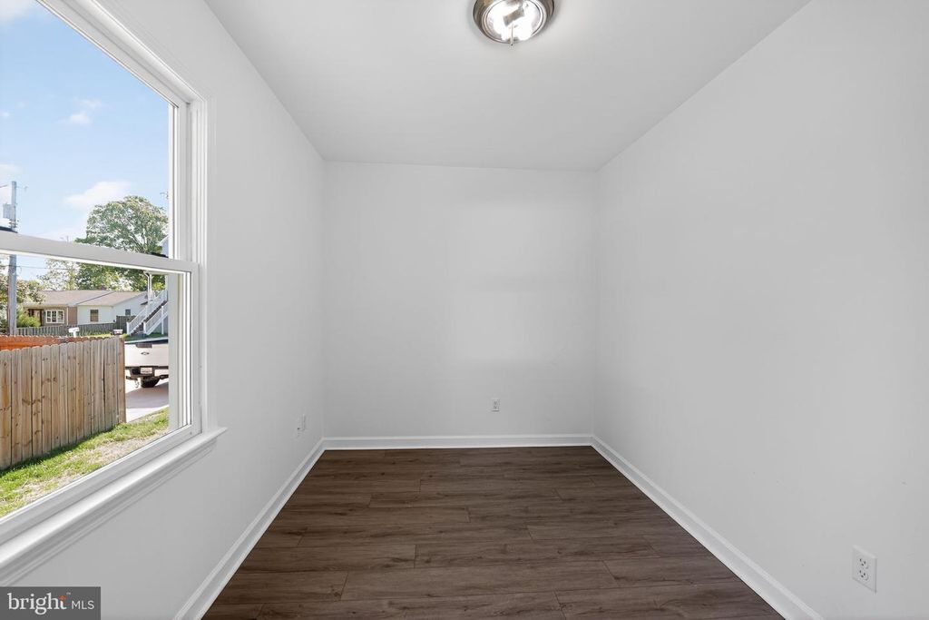 Image 11 of property listing at 13218 RIVERVAN AVE, Middle River, MD 21220