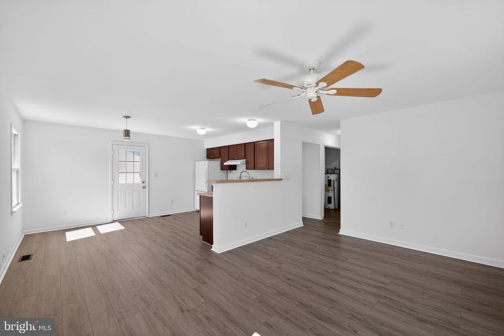 Image 9 of property listing at 13218 RIVERVAN AVE, Middle River, MD 21220