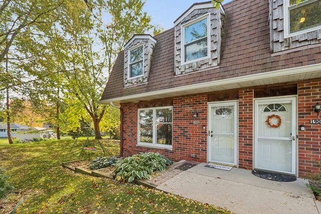 1900 Camden LANE, West Bend, WI 53090