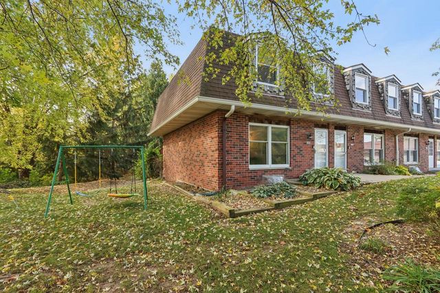 1900 Camden LANE, West Bend, WI 53090