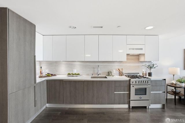 8 Buchanan Street 806, San Francisco, CA 94102