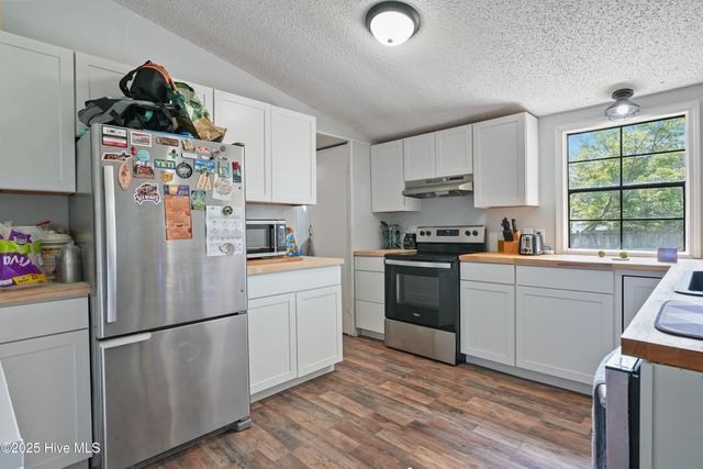 171 Oyster Lane, Hubert, NC 28539