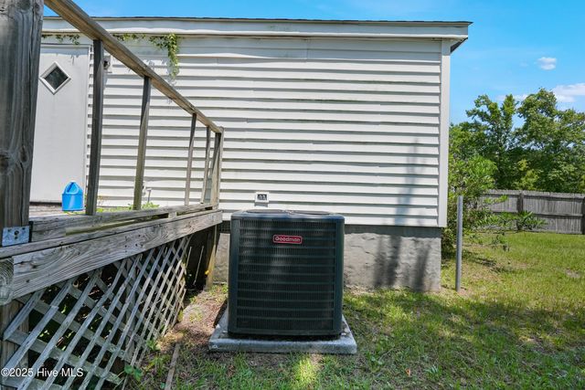 171 Oyster Lane, Hubert, NC 28539