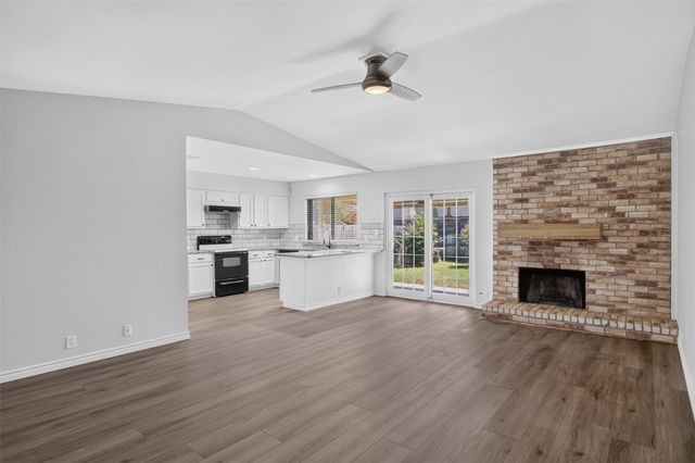1915 Lavon Creek Lane, Arlington, TX 76006